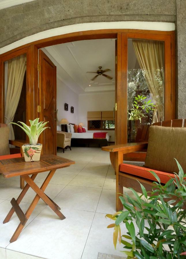Villa Mimpi - Peaceful Oasis At Legian Beach 外观 照片